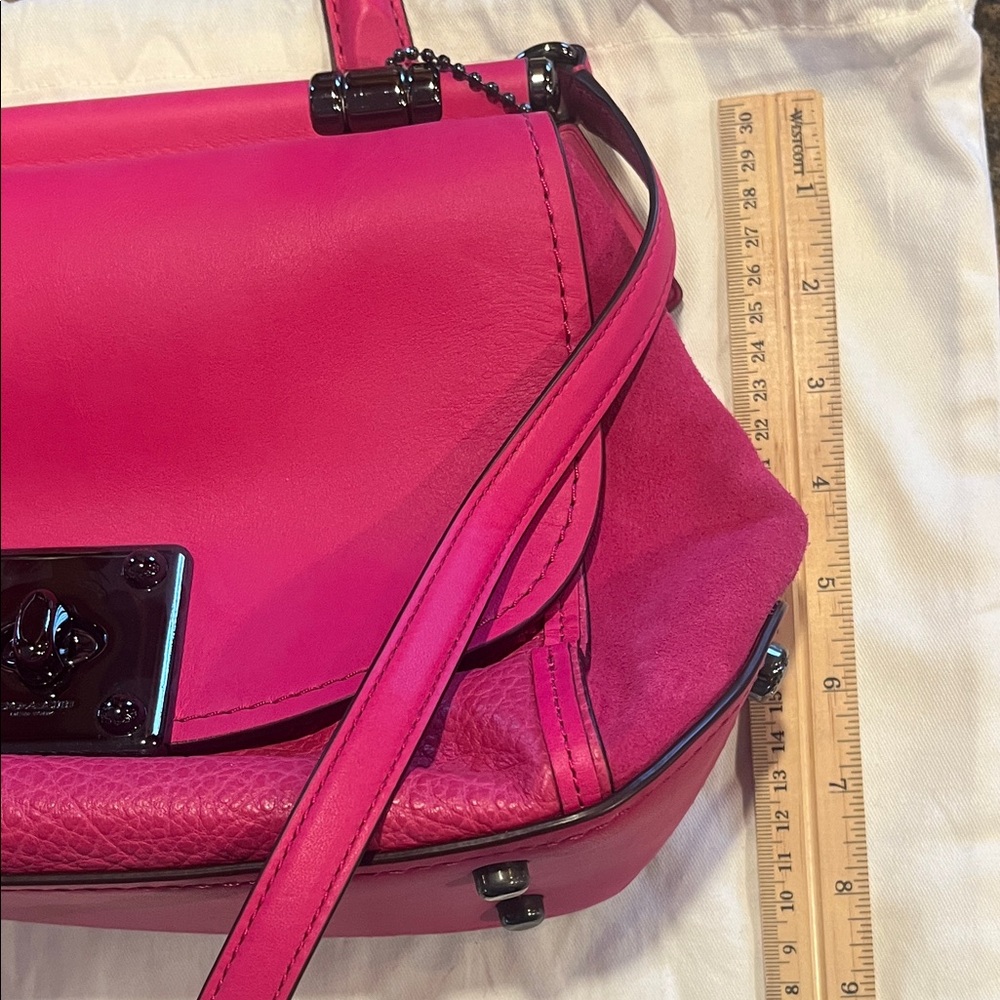 Coach Vibrant Pink Shoulder Bag - Picture 5 of 6